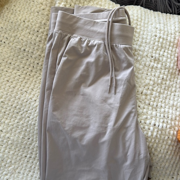 UNIQLO AIRism Jogger Pants - Picture 4 of 8